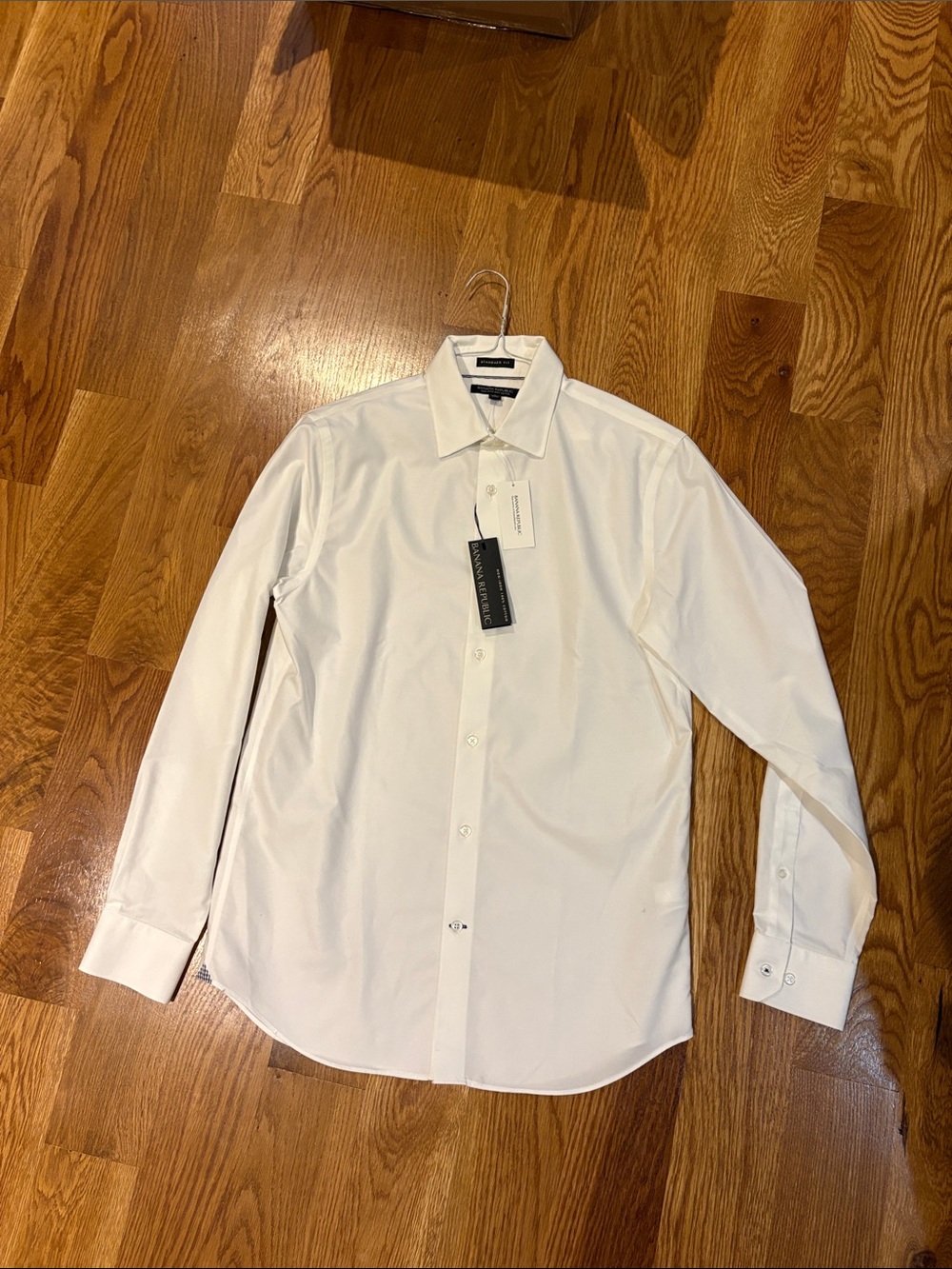 New Banana Repiblic Men's White Dress Shirt - Long Sleeve Button Front